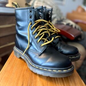 Dr. Martens - Women’s size 6 | 1460 Smooth Leather Lace Up Boots